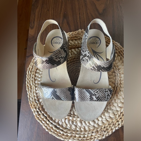 Abeo Una Wedge Sandal Size 10 Leather Snakeskin Summer Neutral Comfortable 10/10 - Picture 7 of 12
